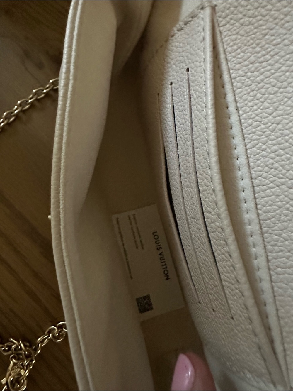 LOUIS VUITTON Madeleine NANO
Handbag Women's 8.2×2.3x5 in
Brand New with tags. - Picture 4 of 12